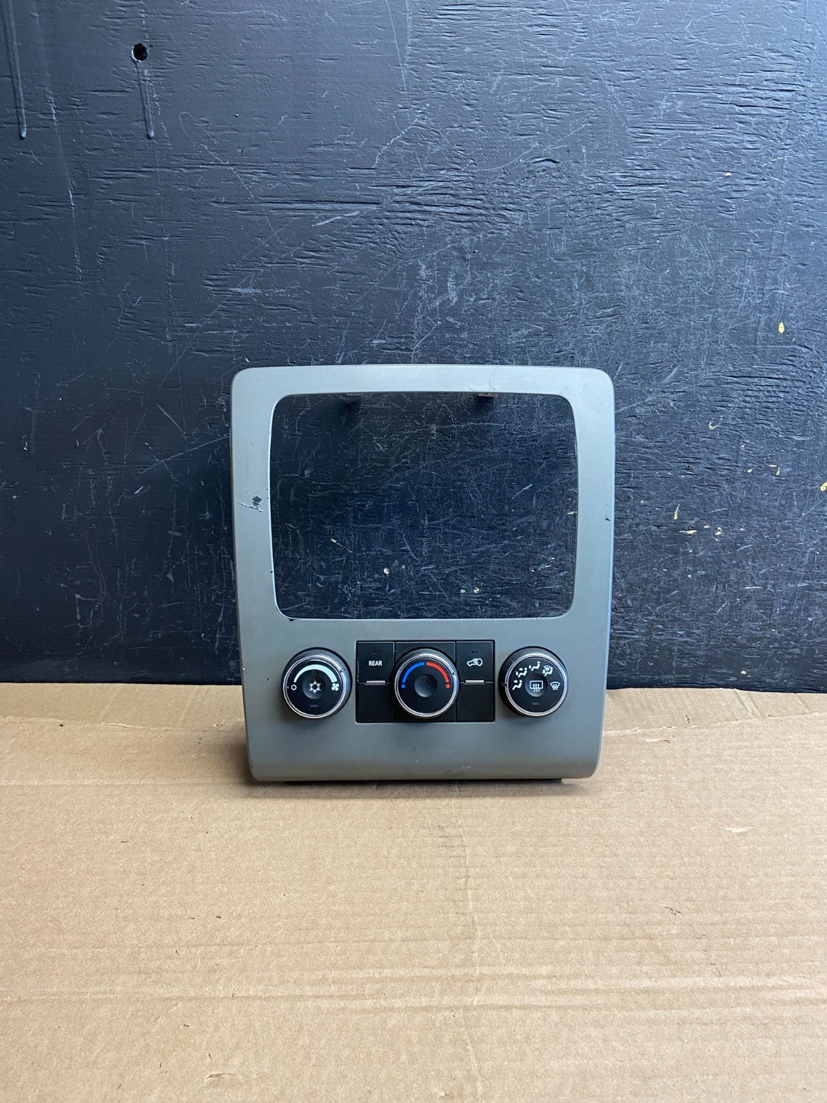 2013 to 2017 Chevrolet Traverse Radio Bezel Ac Heater Climate Control AF2436 DG0