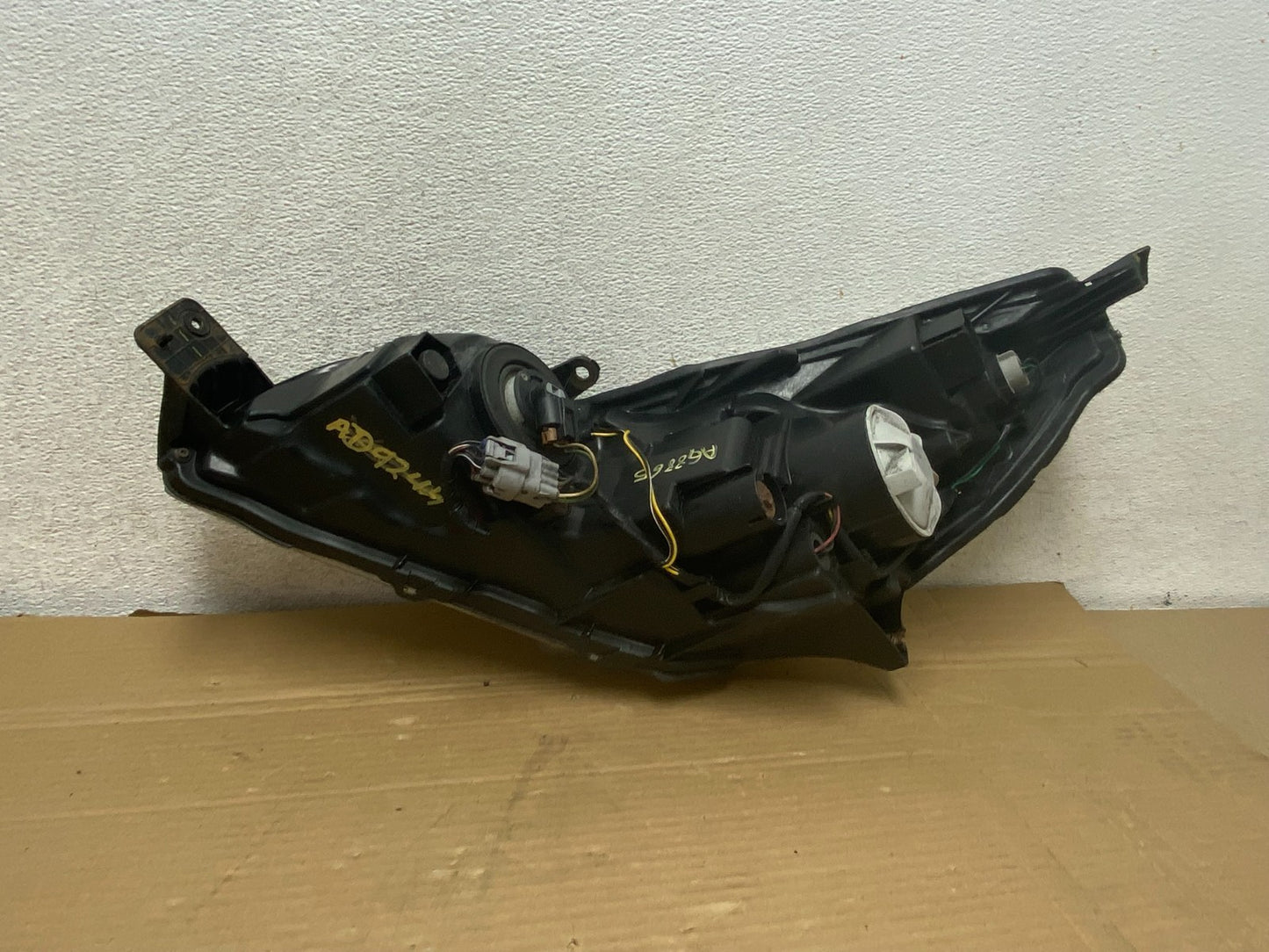2010-2012 Subaru Legacy Outback Right Passenger Headlight AG8865 DW8