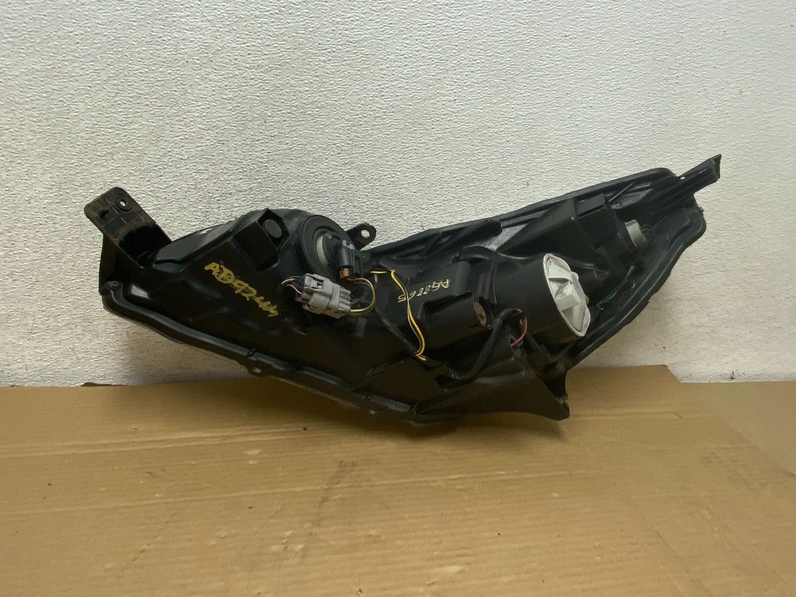2010-2012 Subaru Legacy Outback Right Passenger Headlight AG8865 DW8