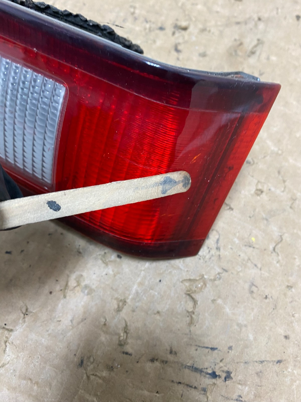 1997 1998 1999 Toyota Camry Tail Light Inner Left Driver LH Inner V5571 DW7