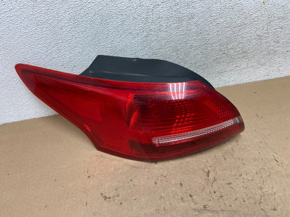 2015-2018 Ford Focus Sedan Left Driver Side Tail Light AG43540