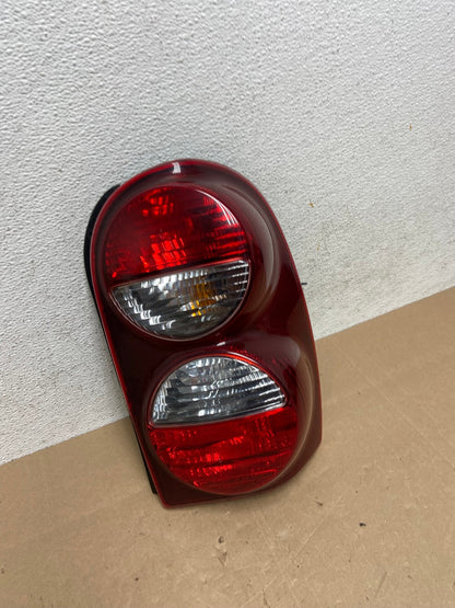 2005 2006 2007 Jeep Liberty Right Passenger Rh Side Tail Light AE5028 LK2