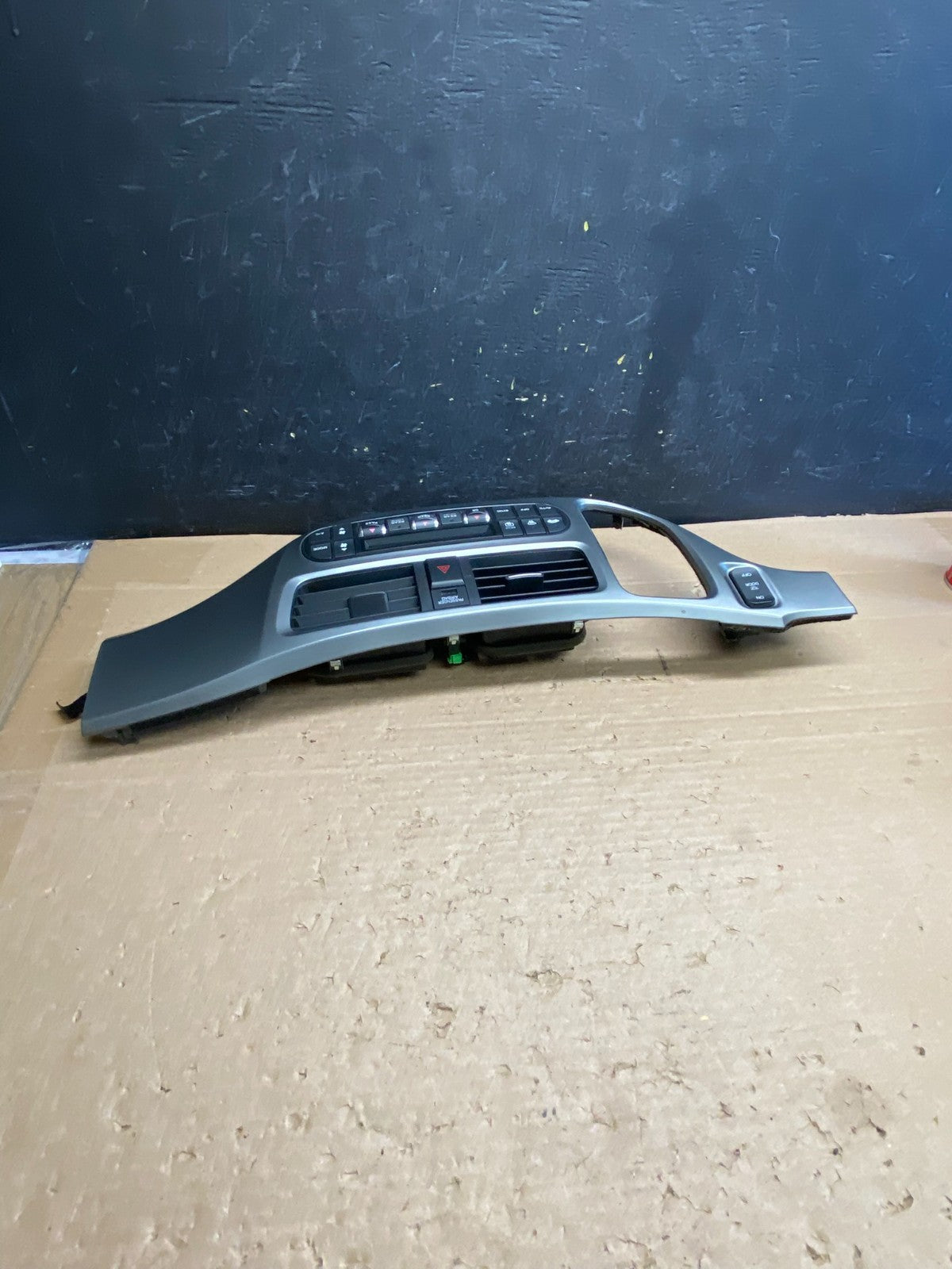 2005 to 2010 Honda Odyssey Radio Climate Control Dash Trim Bezel AG6240 DG3
