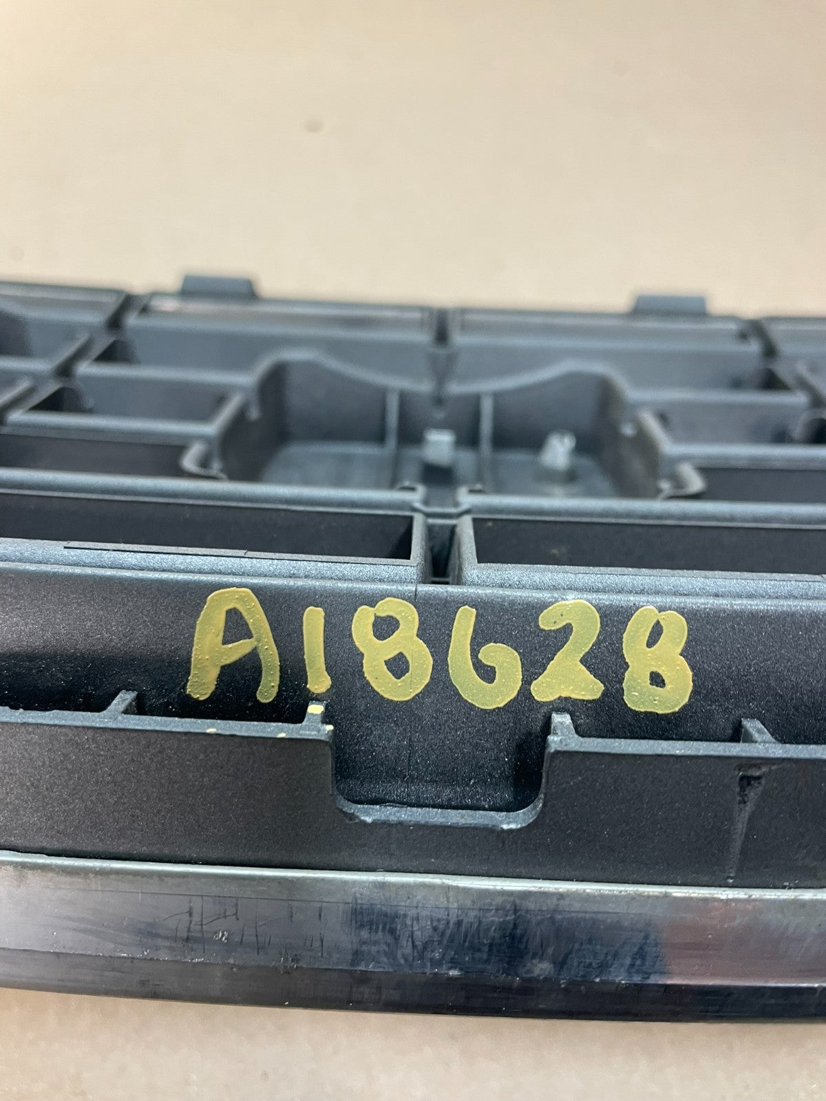 2007 2008 2009 Volvo S80 Front Upper Grill Grille AI8628 DG5
