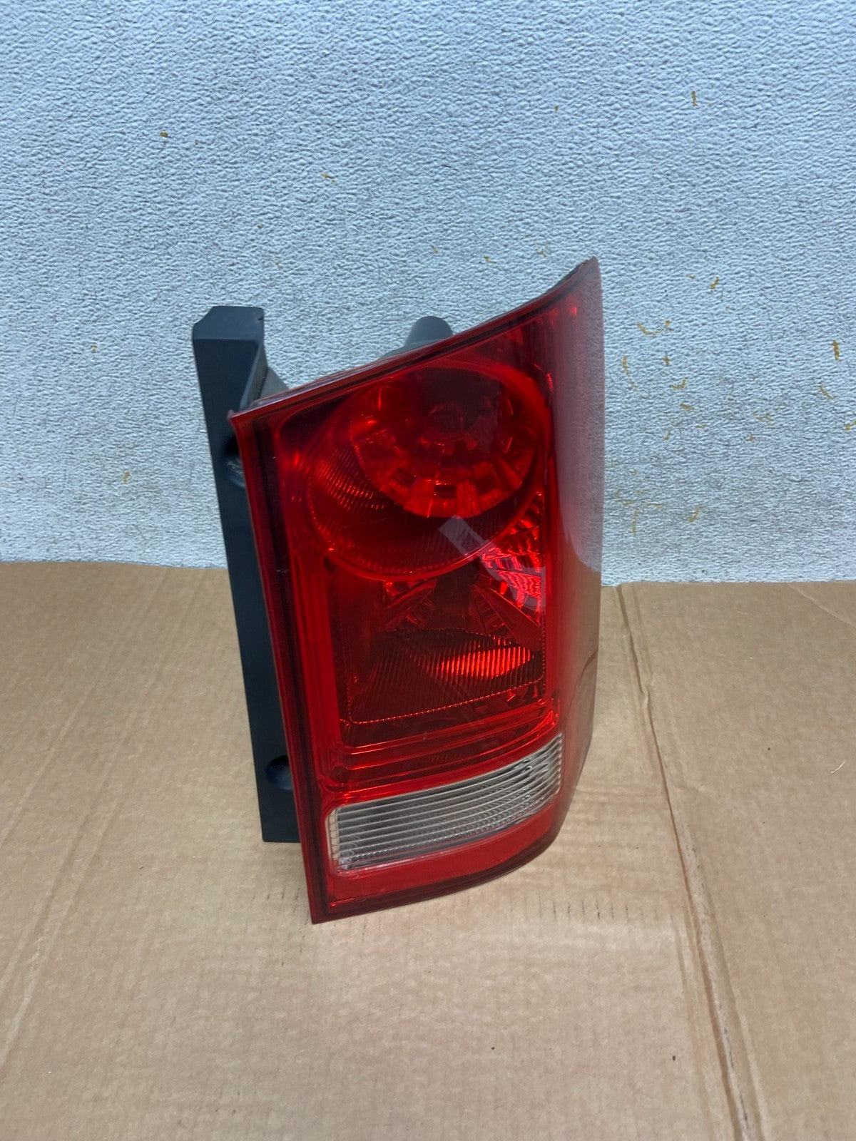 2009 to 2015 Honda Pilot Right Passenger Rh Side Tail light AI3733 DW2