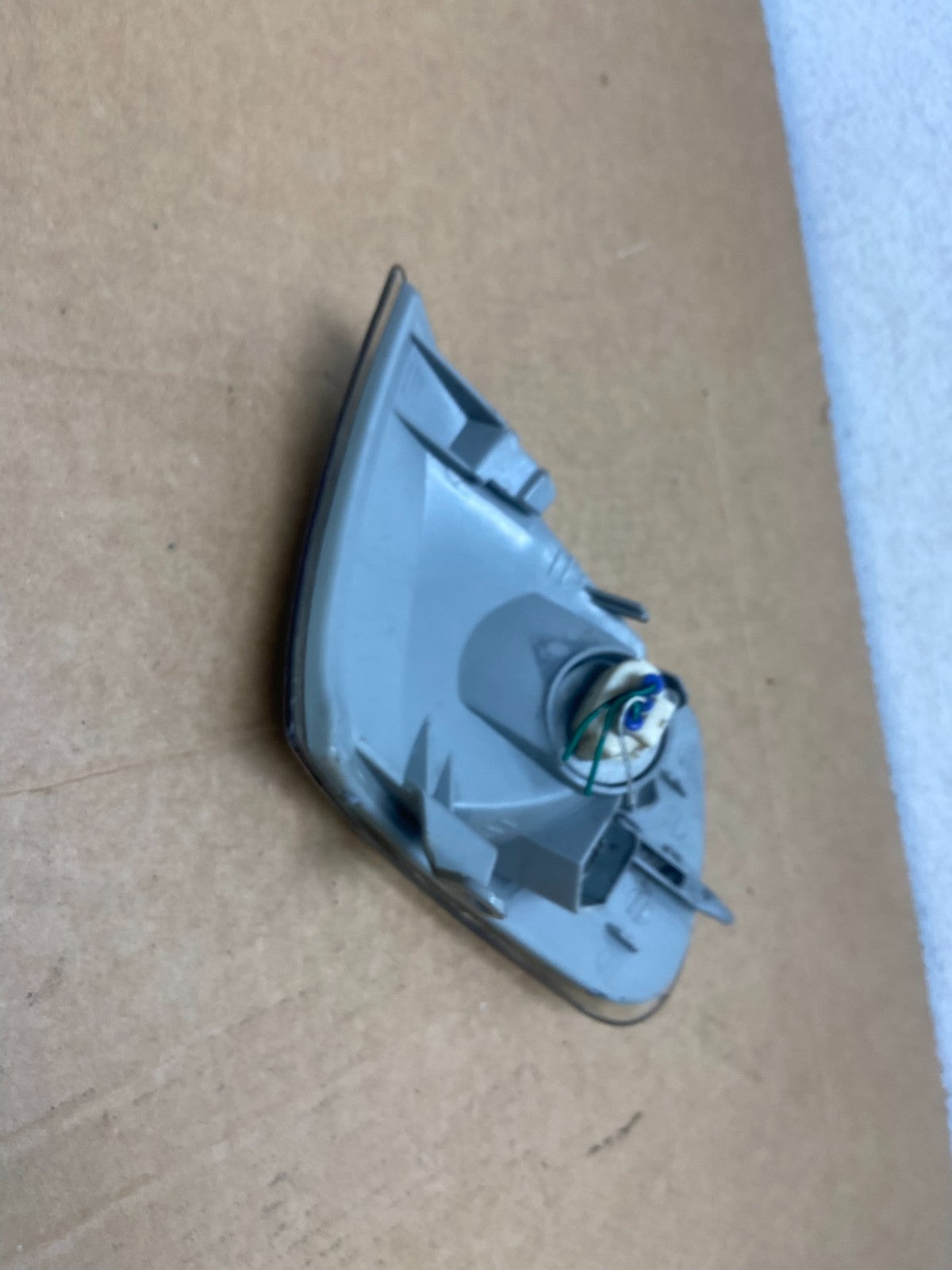 2001-2002 Toyota Corolla Left Driver Turn Signal/Marker Light AD53164