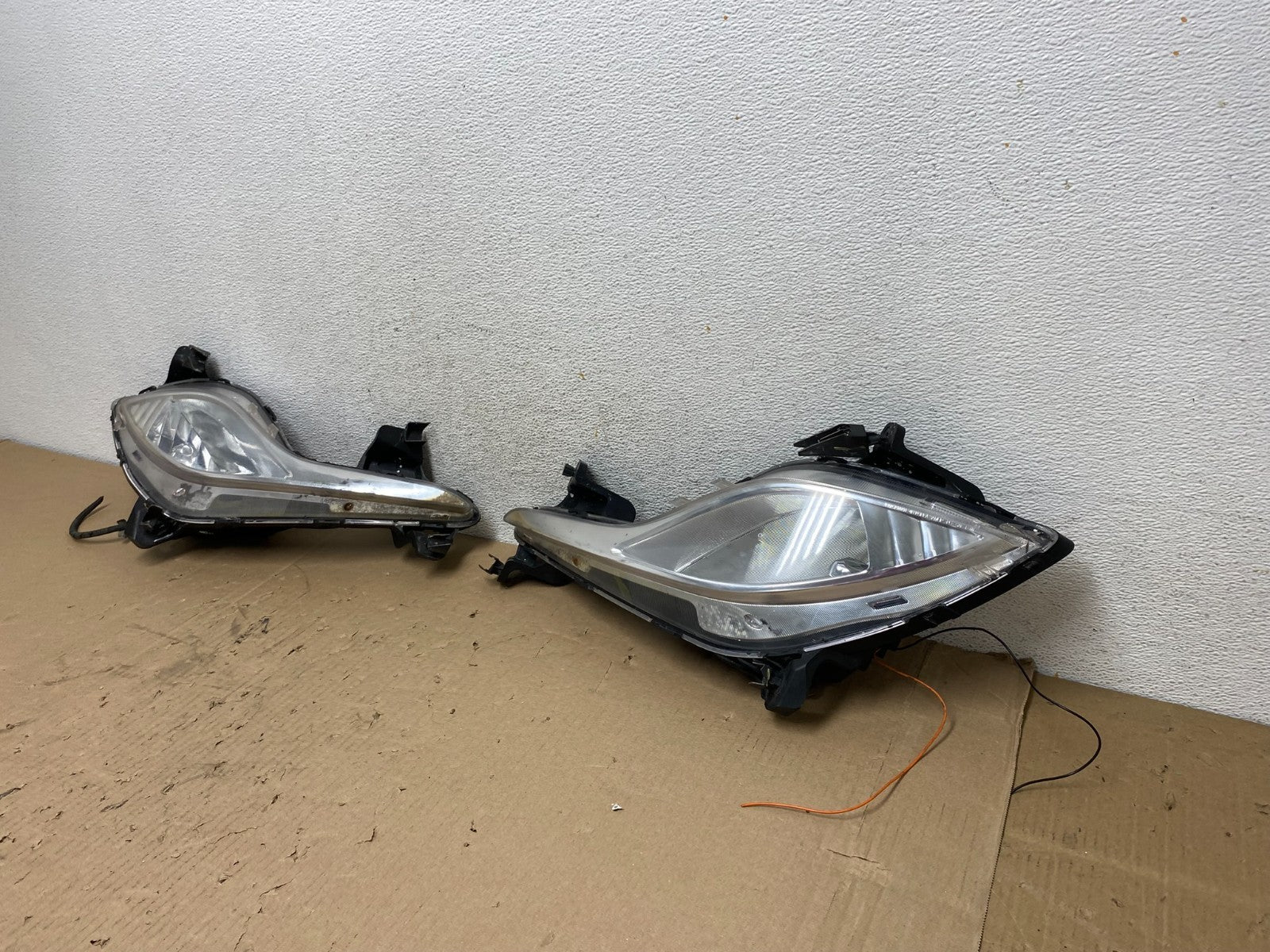 2011 to 2015 Hyundai Sonata Left+Right Set Fog Lights AE8794 DG1