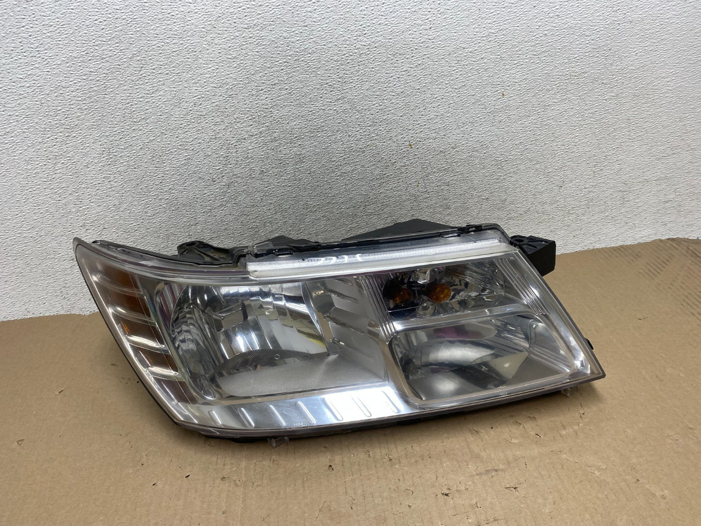 2009 to 2017 Dodge Journey Headlight Right Passenger Rh Halogen AG6908 DW0
