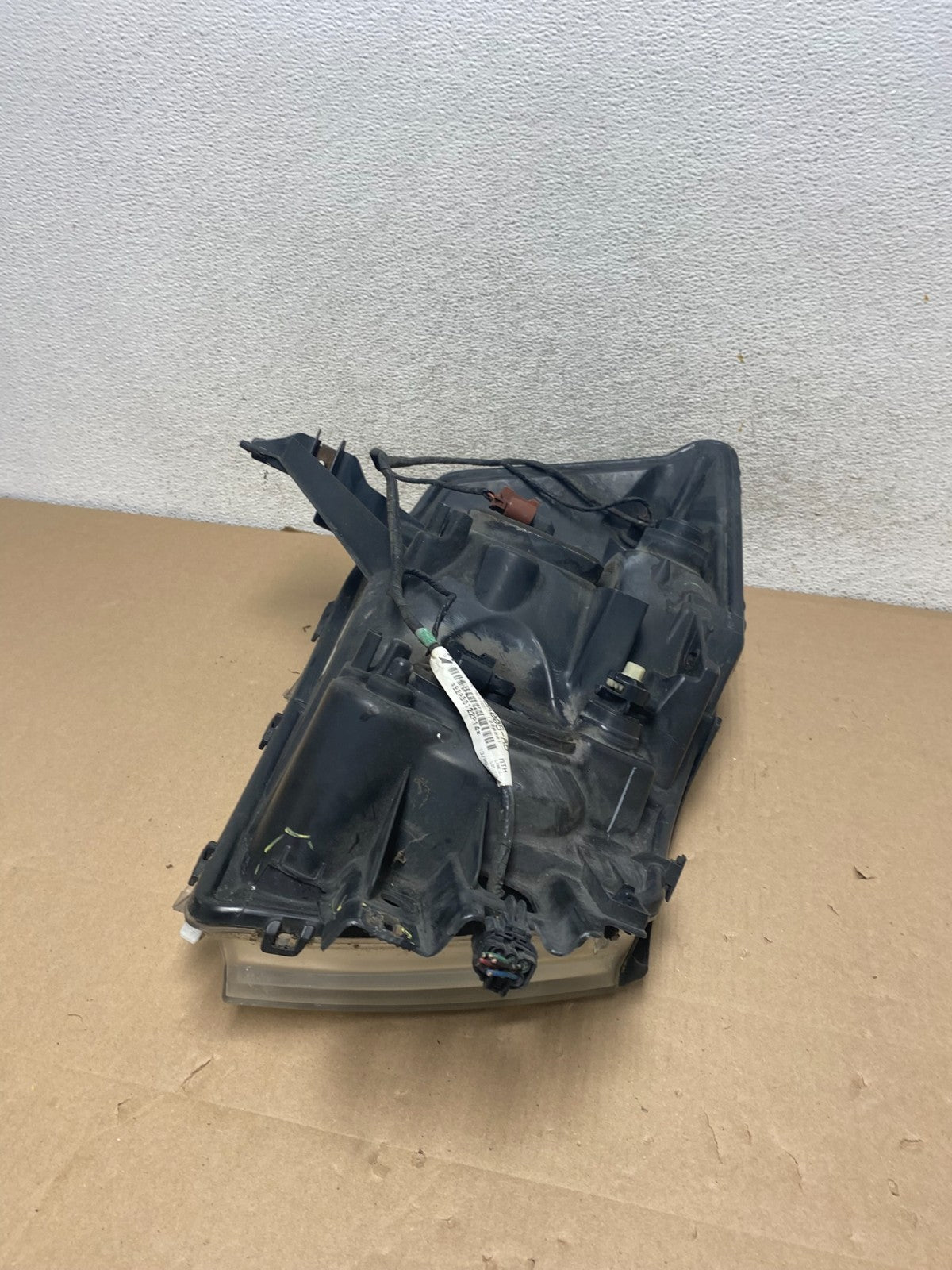 2008 - 2015 Nissan Armada Left Driver LH Headlight Halogen AG5733 DW10