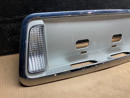 2003 - 2005 Hyundai Xg Trunk Lid Trim License Panel W Reverse Light A6884 DG11