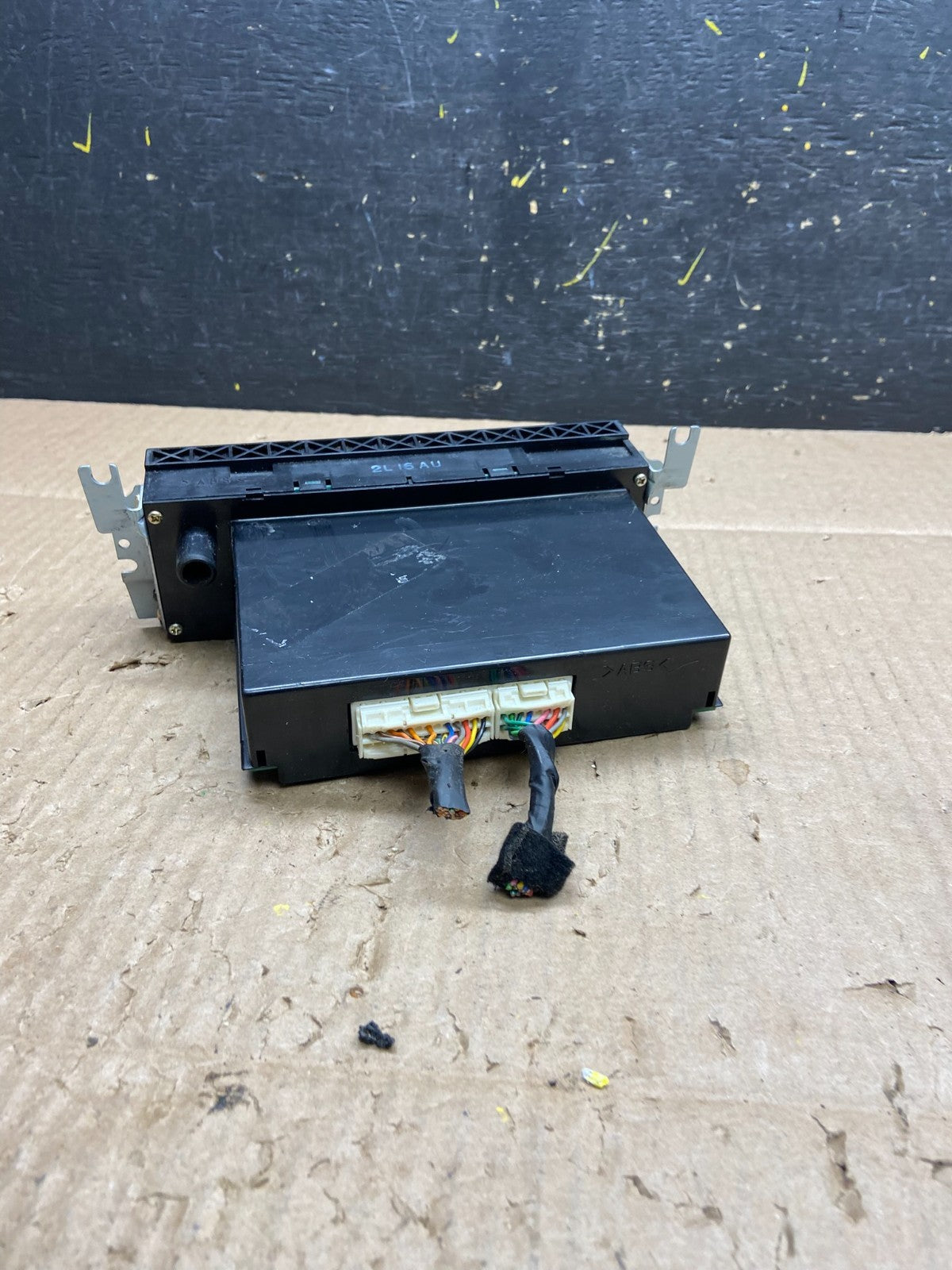 2001 to 2005 Hyundai XG350 XG Climate Control Hvac Heater A/C  Oem V1375 DG3