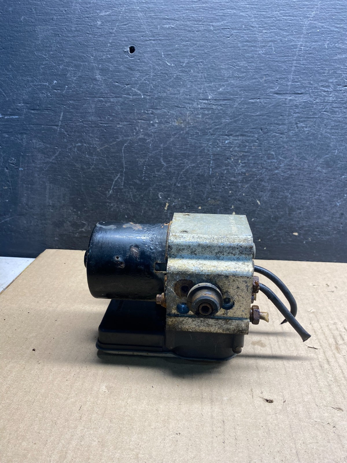 2004-07 Chevrolet Express ABS Pump Control 13567136 Module ag9691 DG2