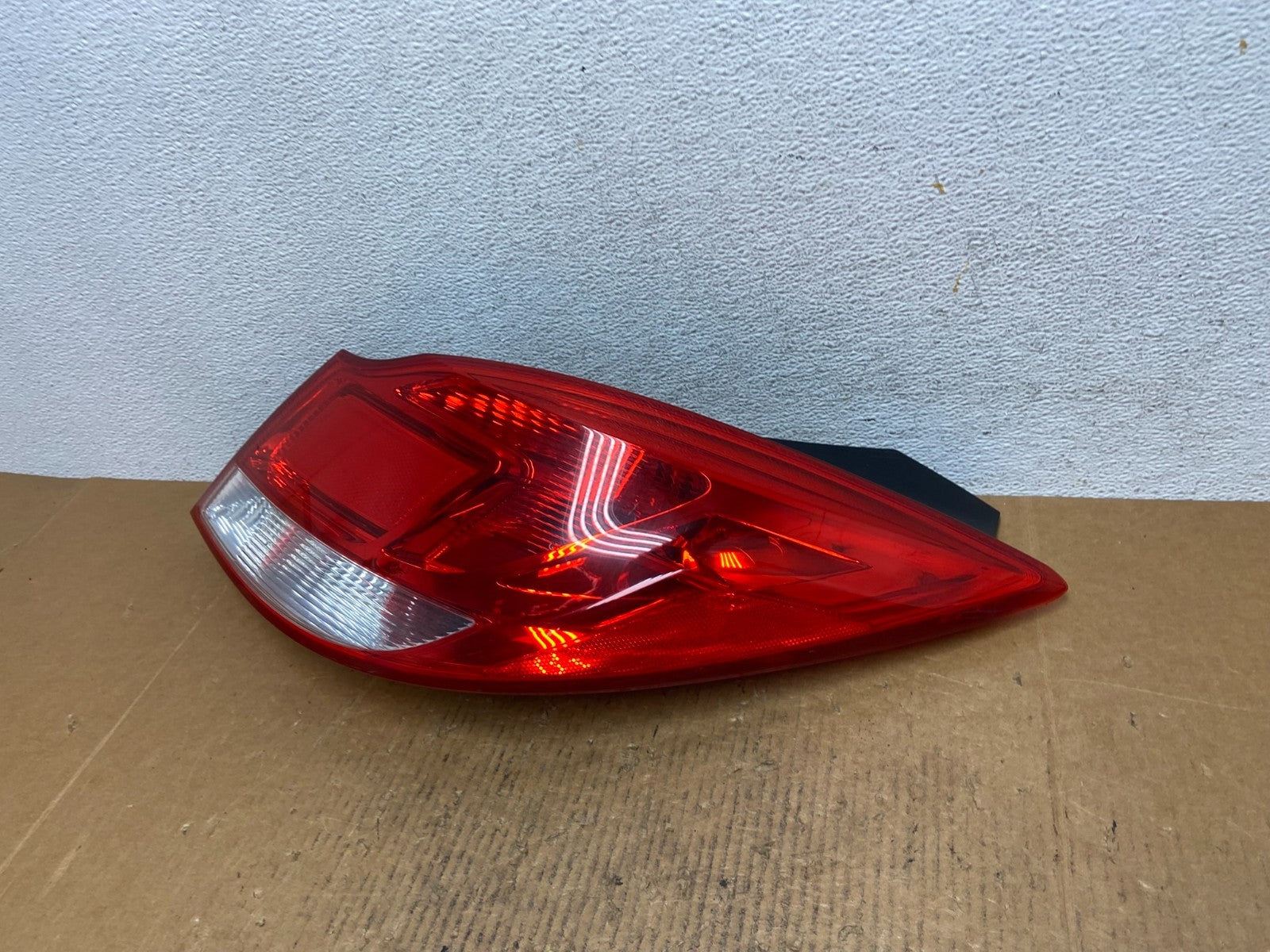 2011 2012 2013 Buick Regal Right Passenger RH Side Tail Light AE1334 DW1