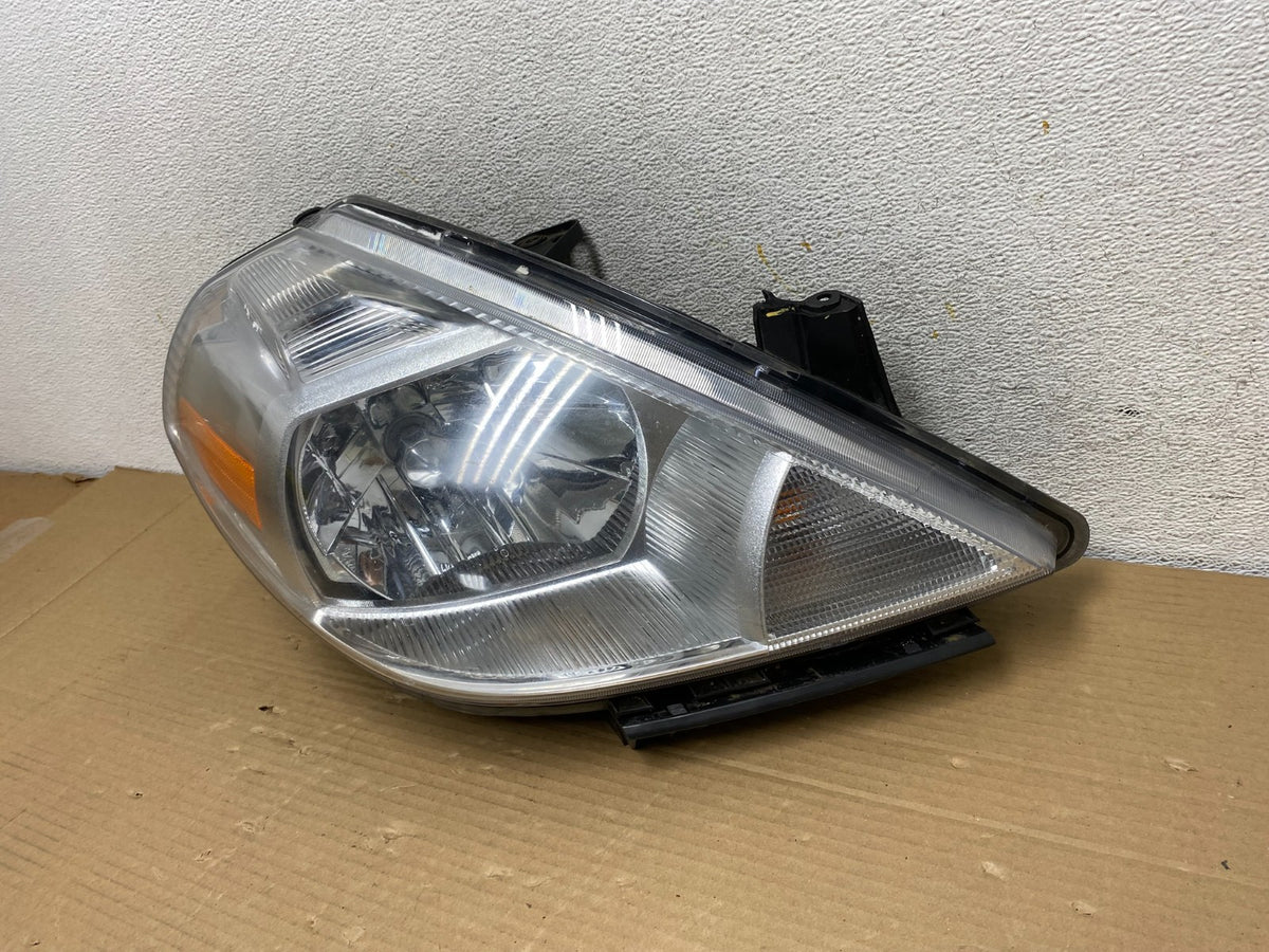 2008 to 2012 Nissan Versa Headlight Right Passenger Rh Side AG9324 DW2