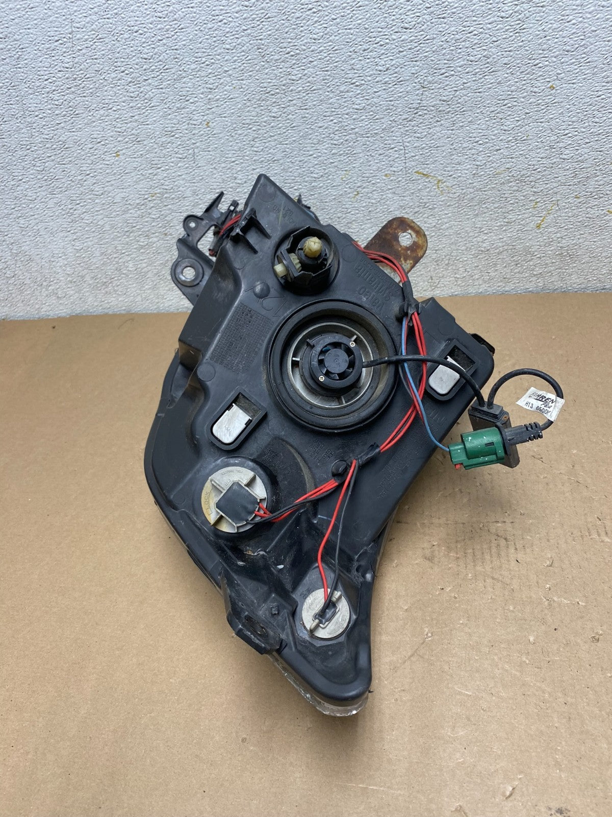 2010-2012 Nissan Sentra Halogen Left Driver LH Black Headlight P8149 DW12