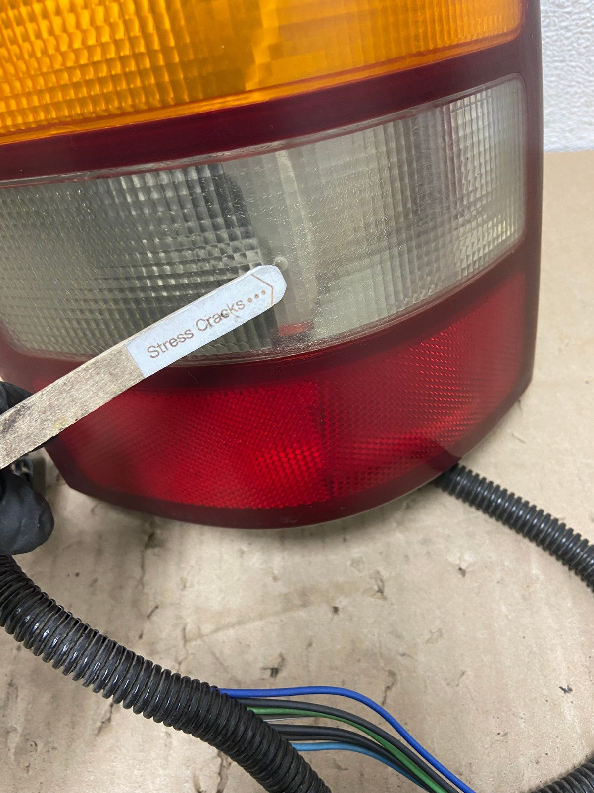 1999-2002 Chevrolet Silverado 1500 Right Passenger Side Tail Light AI2233 LK3
