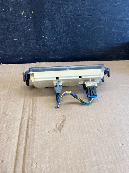 1996-1999 Chevrolet Tahoe AC Climate Control HVAC Rear Window Defogger AE1930 DG3
