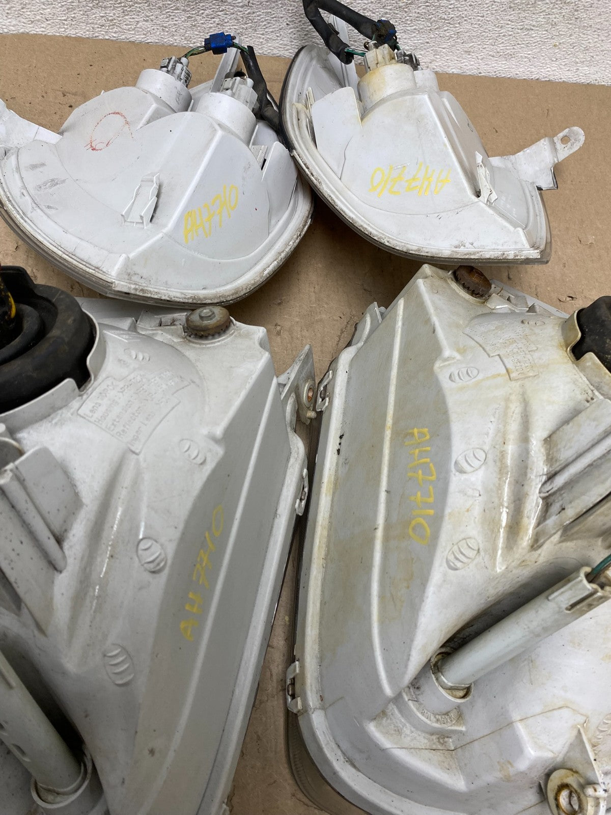 2005-2007 Toyota Sequoia Left+Right Side Halogen Headlights DEPO AH7710 DG10