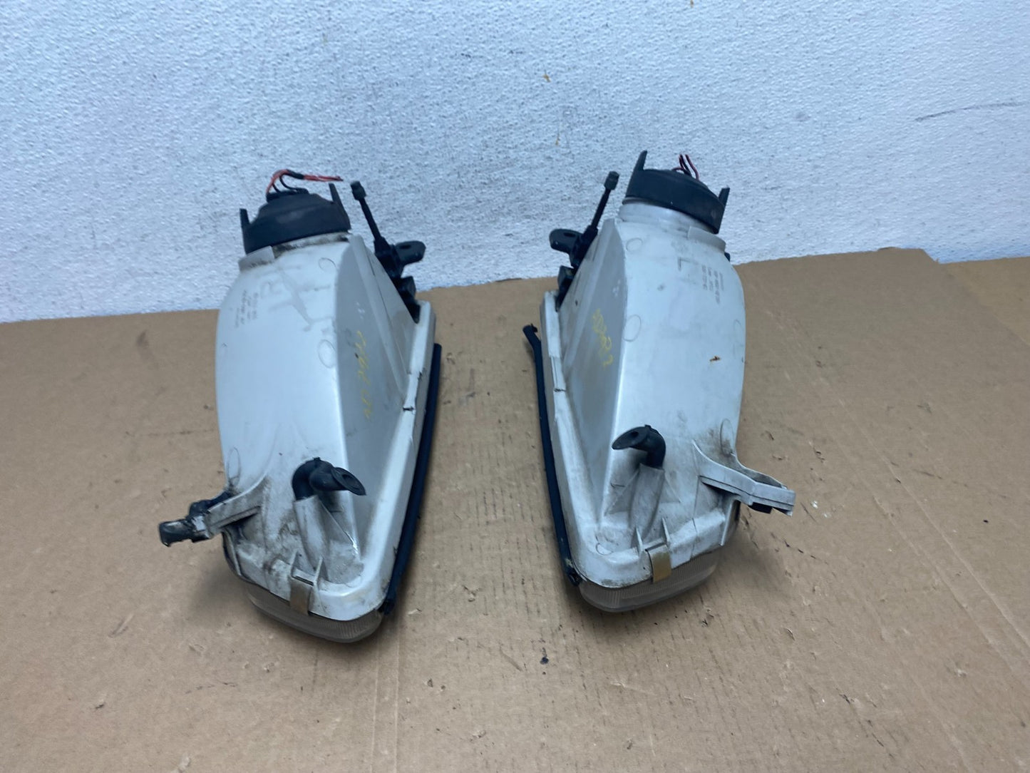 1997 1998 1999 Toyota Camry Left+Right Side Set Halogen Headlights AD7972 DW9