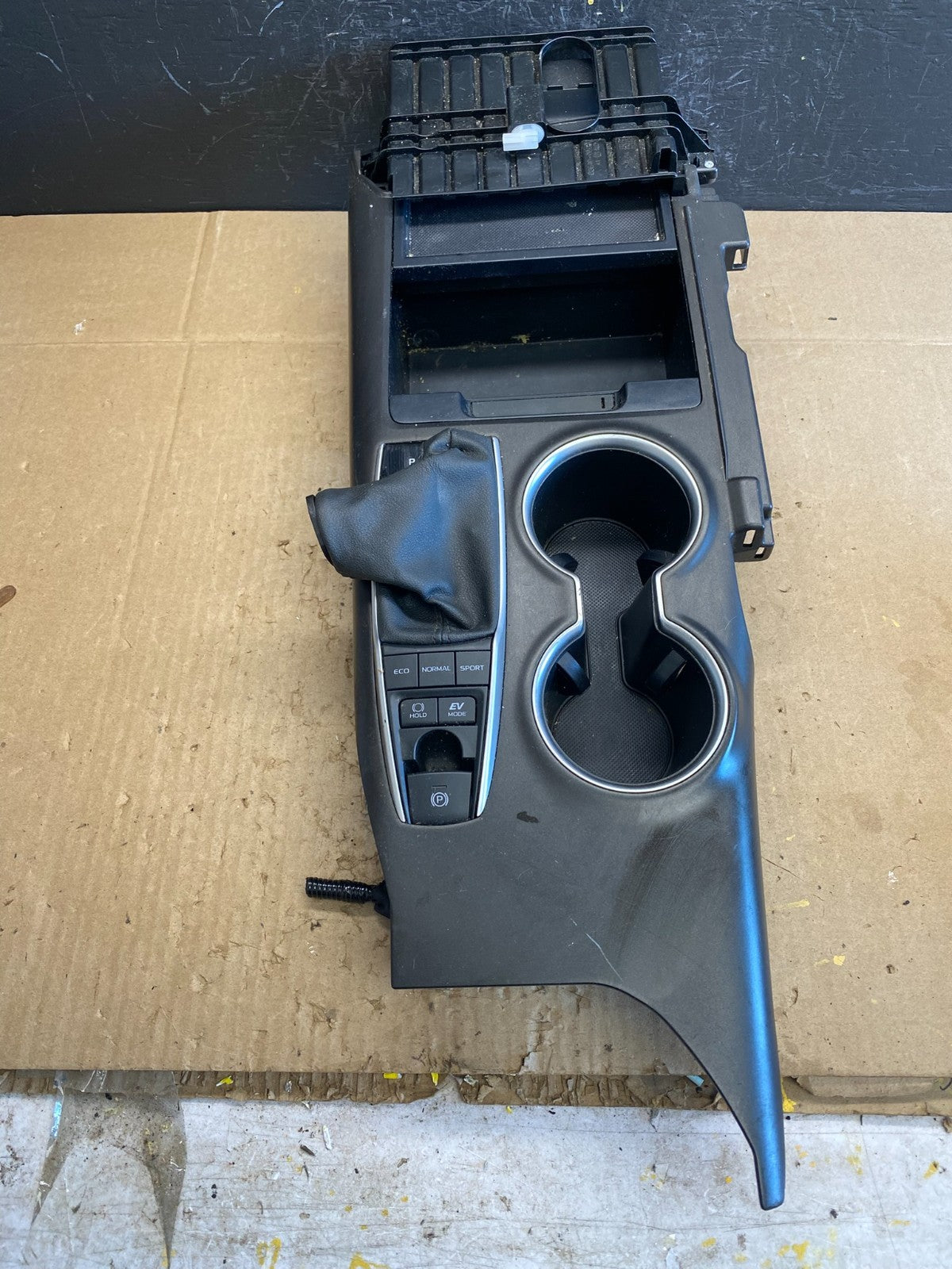 2018 - 2022 Toyota Camry Center Console Shifter Bezel Cup Holder AC4576 DG1