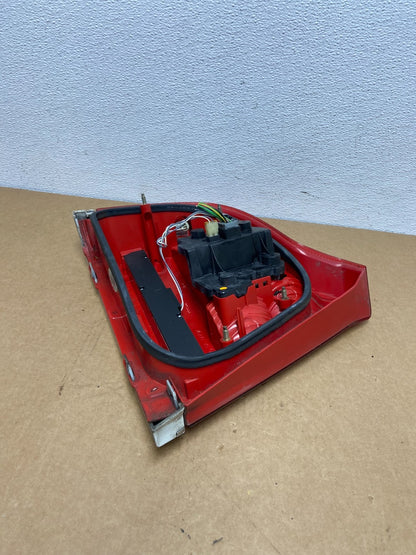 2004 - 2006 Volvo S80 Right Passenger RH Side Tail Light AC1721 DG6