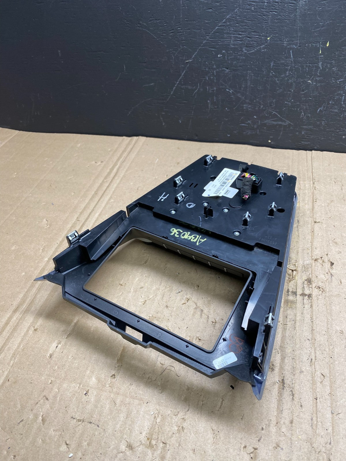 2016-2017 Chevy Equinox Terrain Radio Face Climate Control Panel Bezel ab9036 DG3