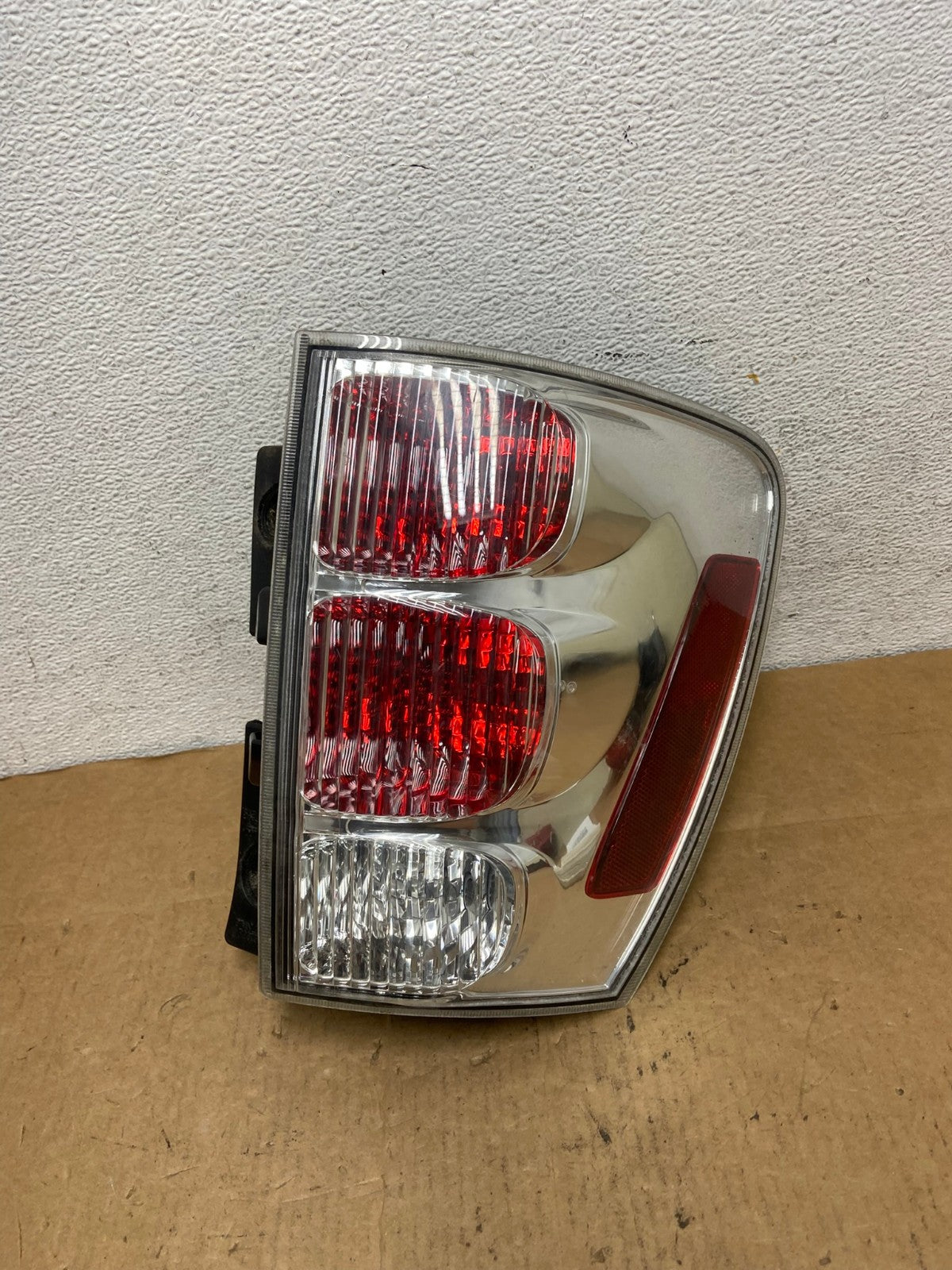 2005 to 2008 Chevrolet Equinox Right Passenger Rh Side Tail Light AD4688 LK0