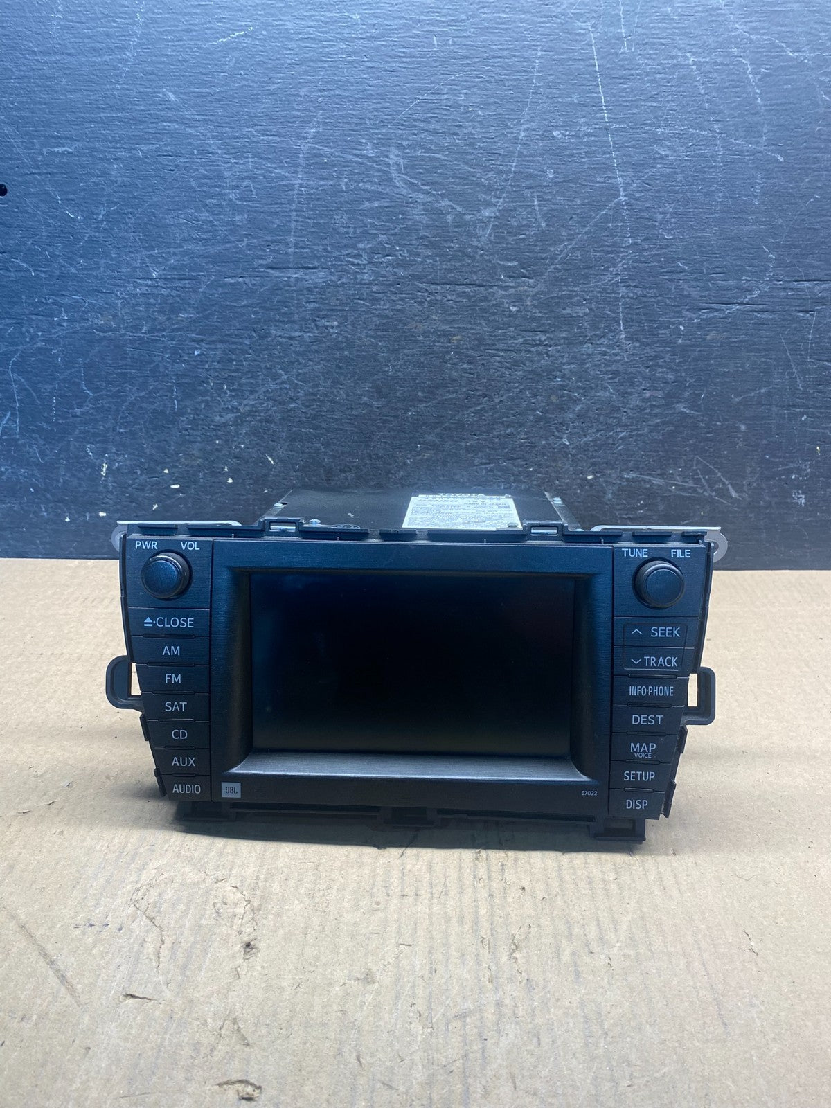 2010 to 2011 Toyota Prius Radio Stereo Receiver Aux CD Screen Player AH4787 DG0