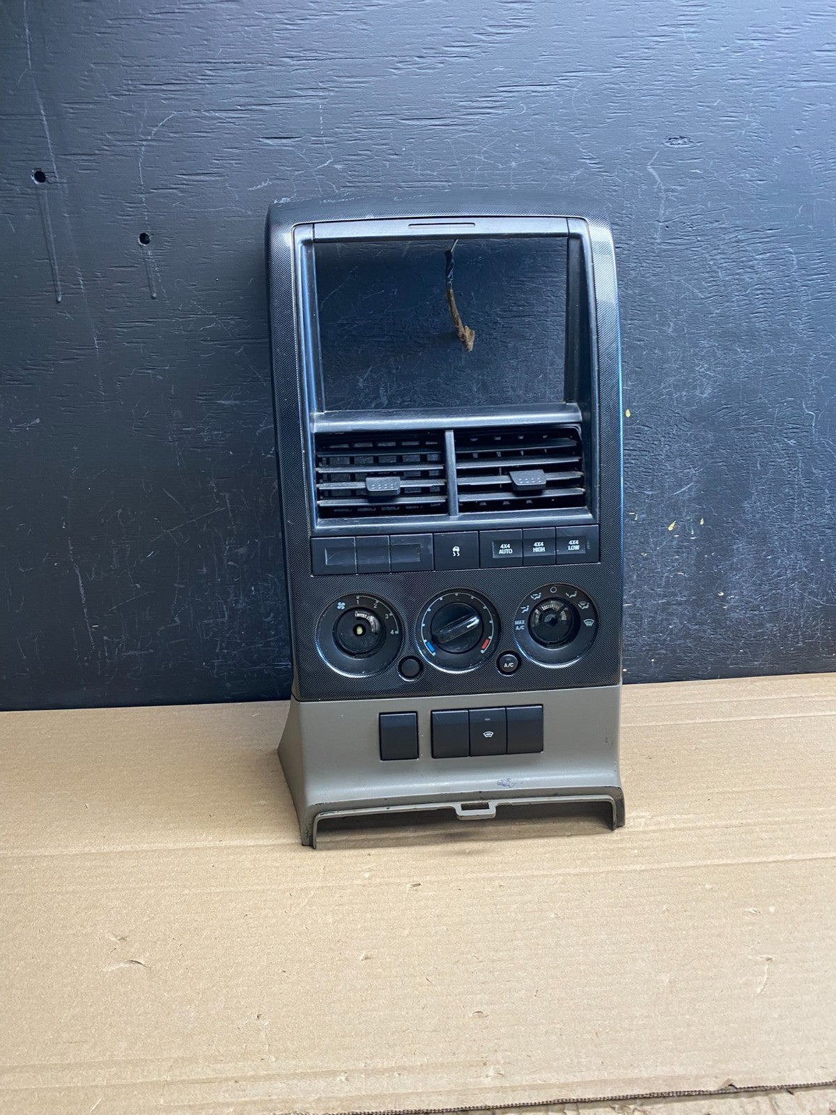 2006 - 2010 Ford Explorer Radio Heater Climate A/C Control Bezel Trim AG0040 DG0