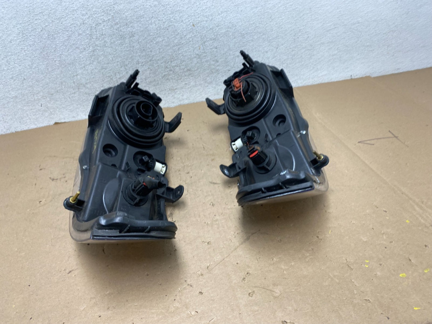 2000 to 2003 Nissan Sentra Front Left+Right Side Headlights AG4309 DW7