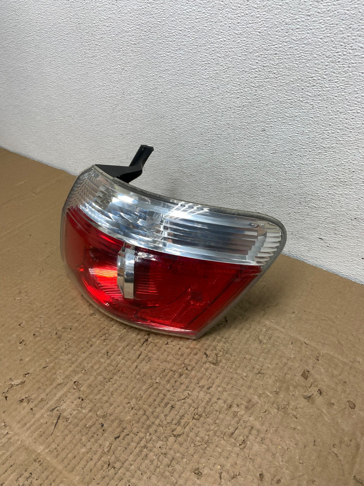 2007 to 2012 GMC Acadia Halogen Tail Light Right Passenger RH Side AC3984 LK1