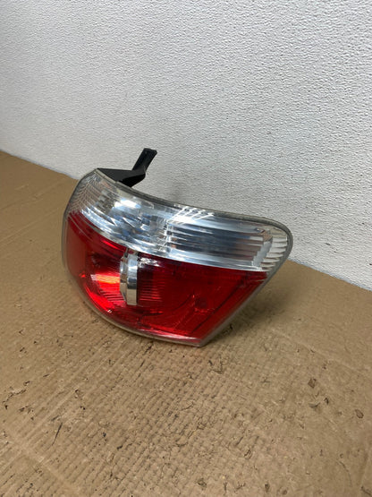 2007 to 2012 GMC Acadia Halogen Tail Light Right Passenger RH Side AC3984 LK1