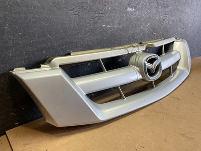 2005 - 2006 Mazda Tribute Front Upper Grille Grill Oem aa2255 DG1