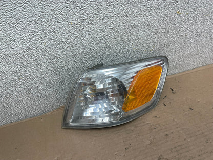 2000 - 2001 Toyota Camry Front Left Driver Lh Turn Signal AB0066 DW2