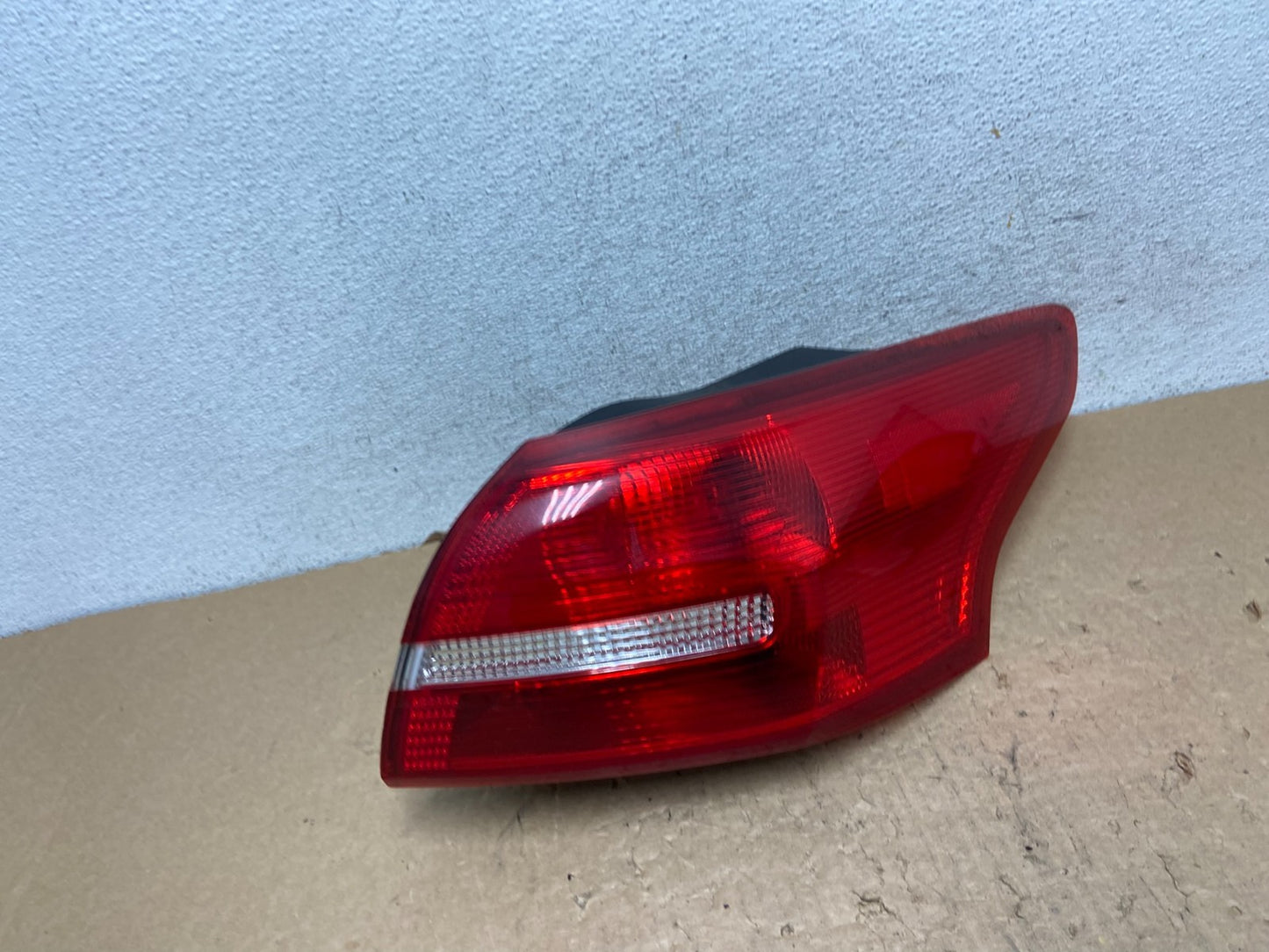 2015-2018 Ford Focus Sedan Halogen Tail Light Right Side Passenger AF8059 DW0