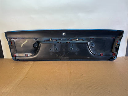 2000-2002 Saturn SL2 Sedan Center Tail Light Lid Trunk Rear Panel AG3128 DG5