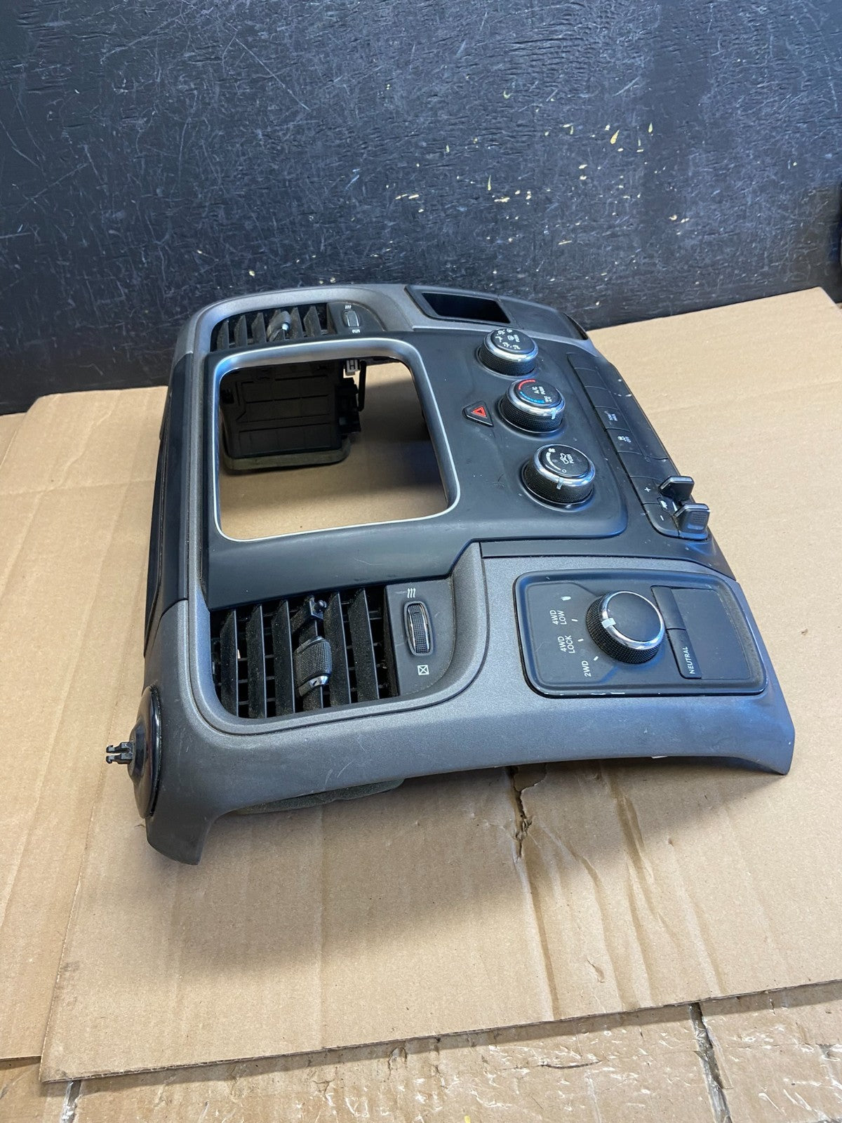 2013-2016 Dodge Ram 1500 Temp A/C Heat Climate Control Dash Trim Bezel ai5958 DG1