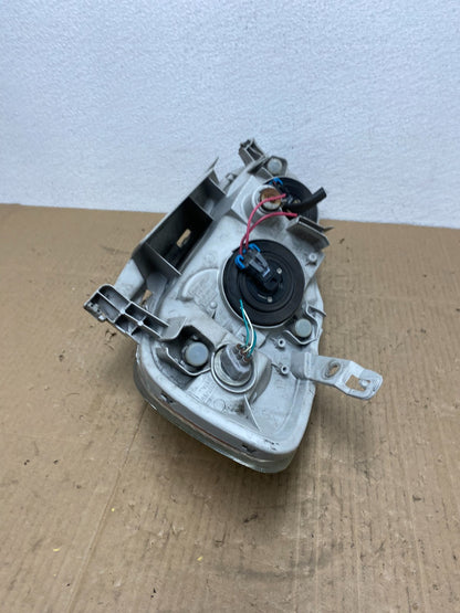 2005 to 2008 Toyota Corolla Right Passenger RH side Headlight Oem AB8450 DW5