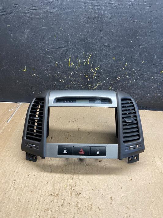2007 to 2012 Hyundai Santa Fe Center Air Vent A/C Clock Bezel Trim OEM AB5471 DG0