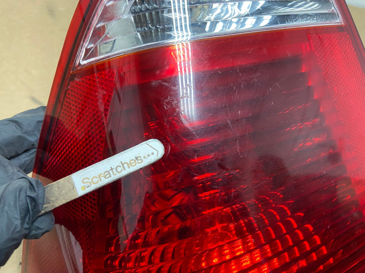 2005 2006 2007 Ford Focus Sedan Left Driver Side Tail Light AH4500 LK3