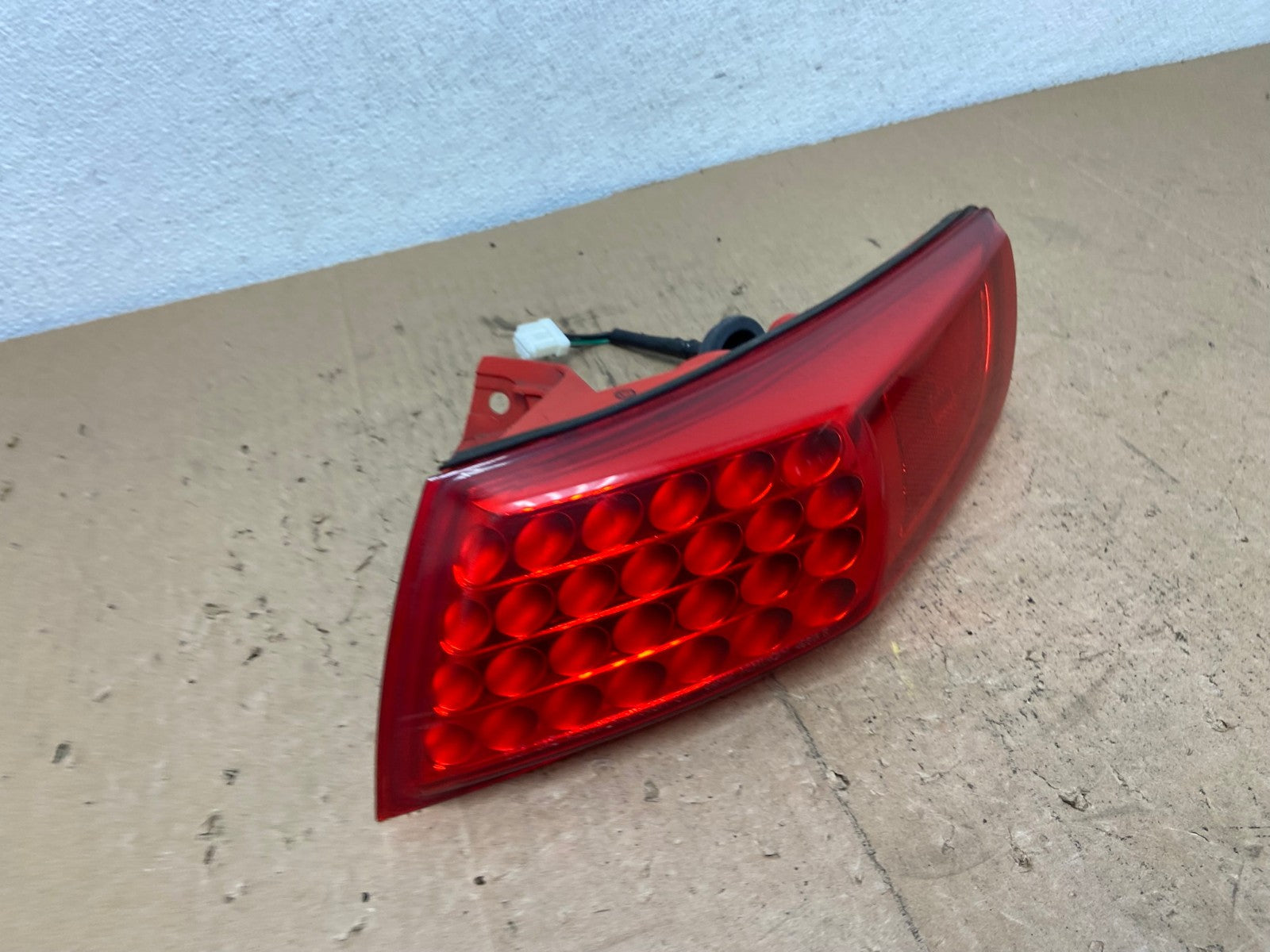 2003 to 2008 Infiniti FX35 FX45 Right Passenger RH Side Tail Light AC7196 LK2