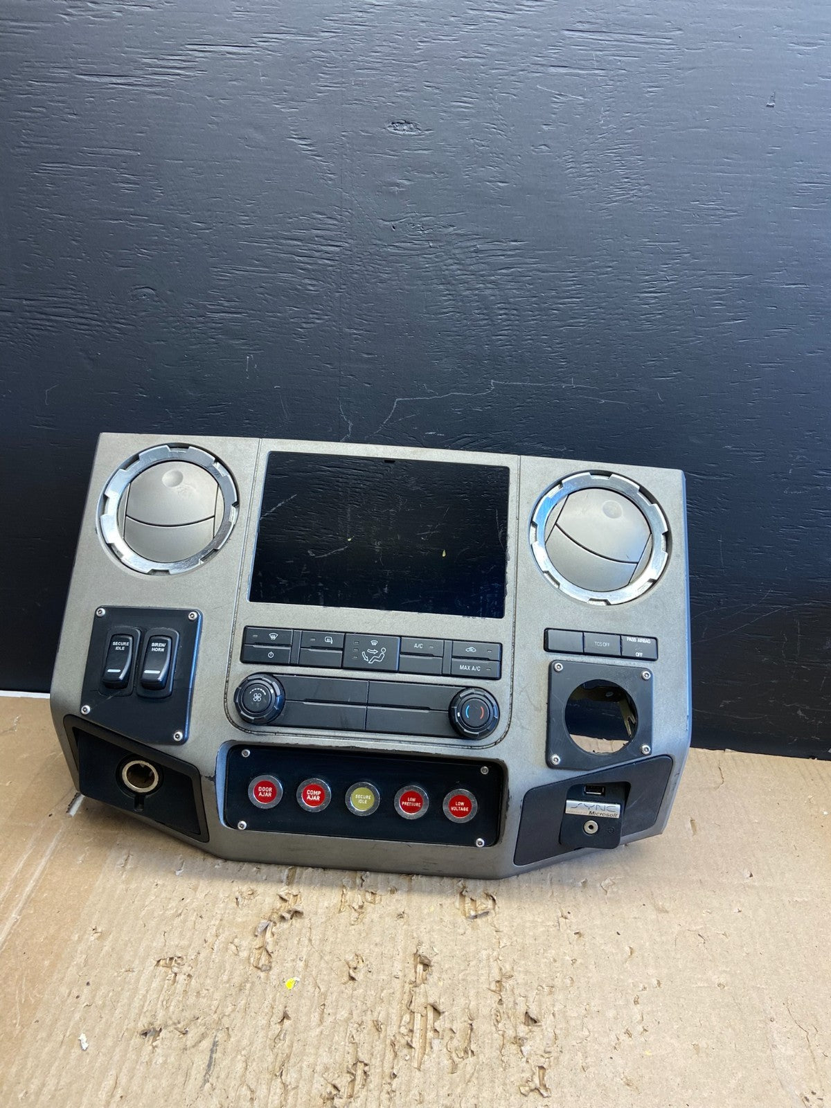 2008-2010 Ford F250 F350 Radio Climate Control Radio Dash Bezel Panel ab5894 DG0