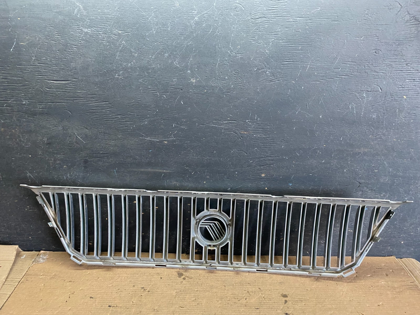 2004 to 2007 Mercury Monterey Front Upper Grill Grille Oem p0184 DG7
