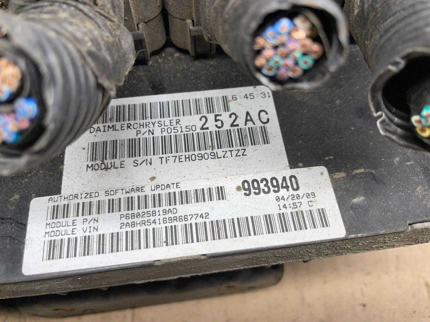 2008 2009 Caravan Town & Country 3.8L Engine Control P68025819AD T7464 DG4