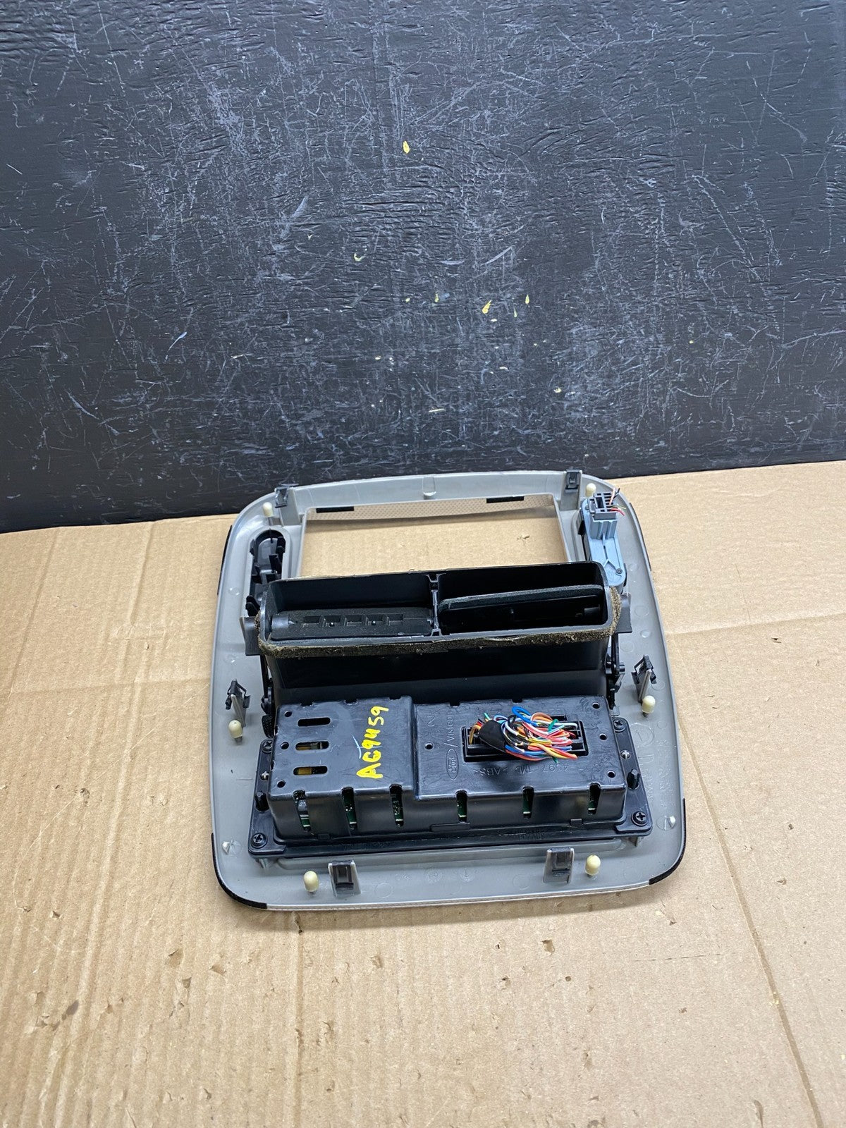 2004 -2005 Ford Explorer Radio Dash Bezel Climate Control Vent ac9459 DG3