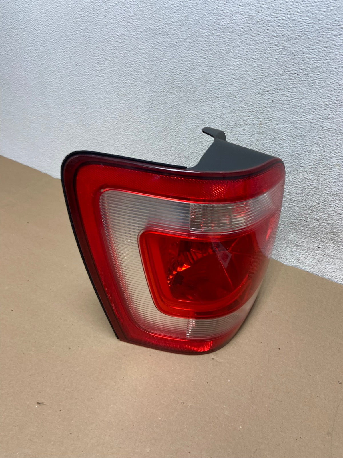 2008 to 2012 Ford Escape Left Driver LH Side Tail Light AG3290 LK2