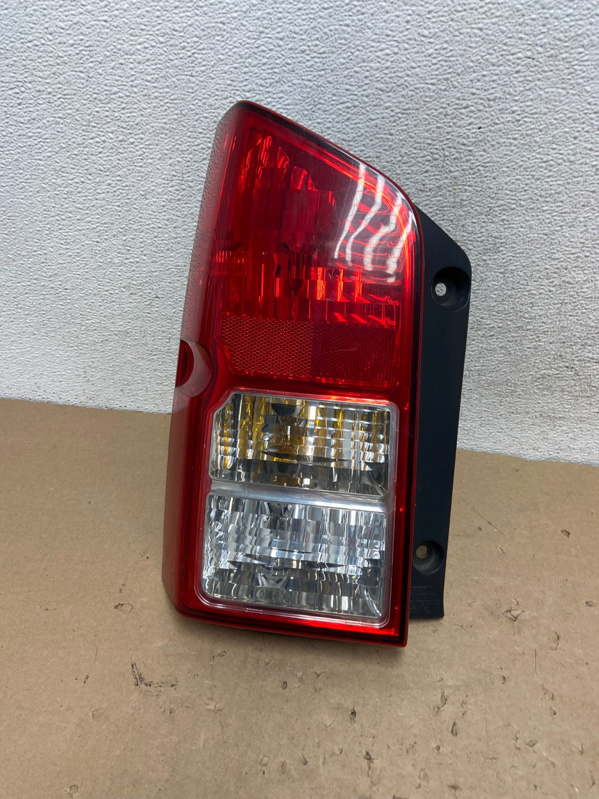 2005 to 2012 Nissan Pathfinder Tail light Left Driver Lh Side AG4195 LK0