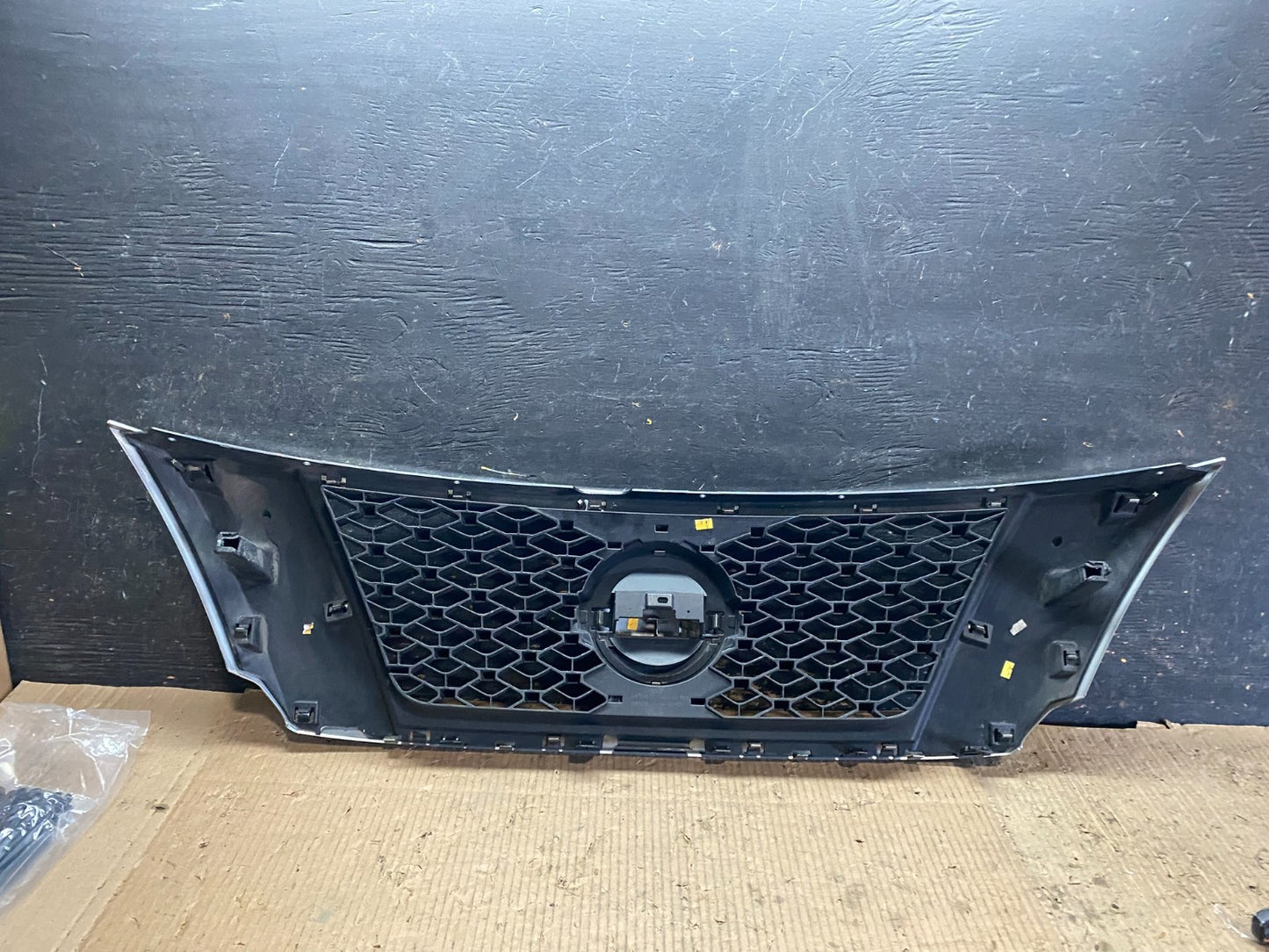 2013-2016 Pathfinder  Front Upper Chrome Grill Grille OEM W6130 DG3