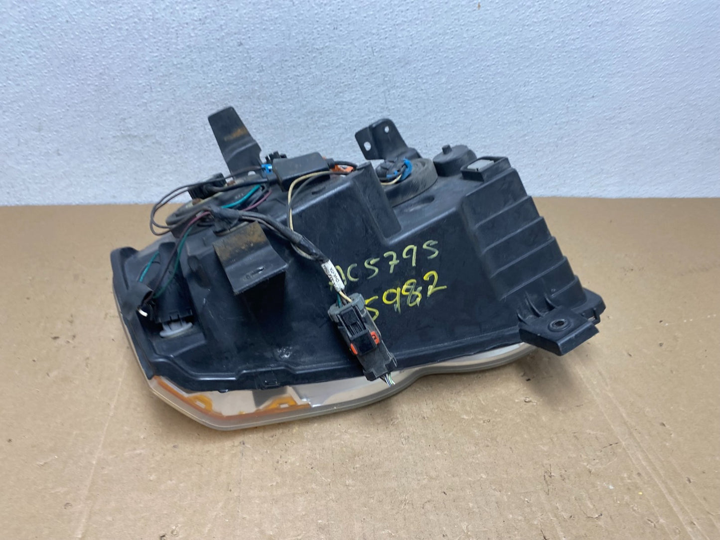 2008-2010 Jeep Grand Cherokee Left LH Driver Side Halogen Headlight AC5795 DW8