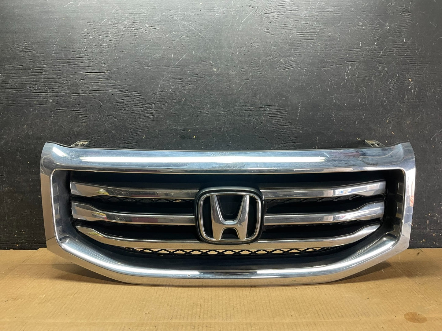 2012 to 2015 Honda Pilot Front Upper Grill Grille AE3755 DG0